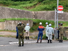 市内の災害危険地を関係機関と視察