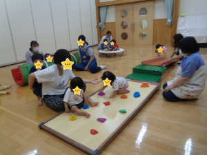 ひよこ組遊具あそび