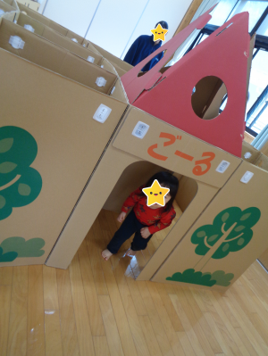 フレンズ段ボール迷路