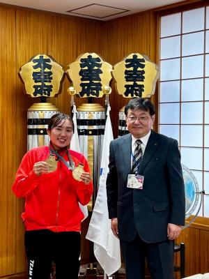 矢ケ部紋可さん表敬訪問1