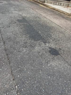 油が飛び散っている写真