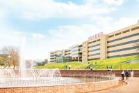 日本経済大学校舎