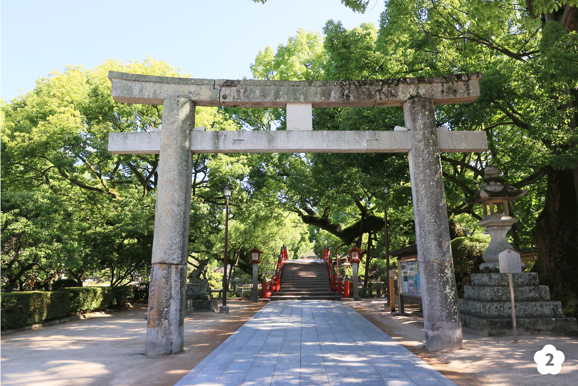 中世の大鳥居の写真