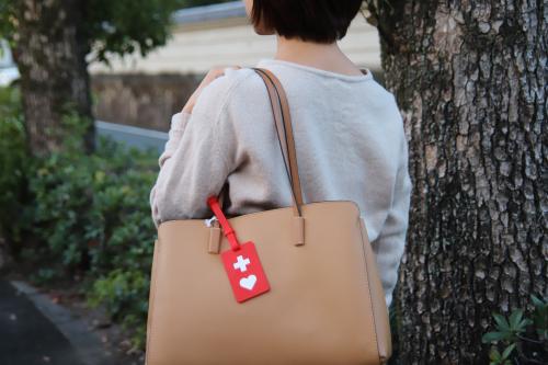 バッグに付けたヘルプマーク